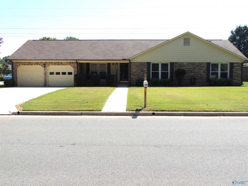 2211 Anderson Drive Sw, Decatur, AL, 35603 | Card Image