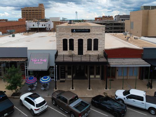 19 W Beauregard Ave, San Angelo, TX, 76903-5832 | Card Image