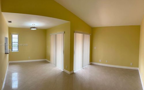 6361 Nw 170th Ln, Hialeah, FL, 33015-4628 | Card Image