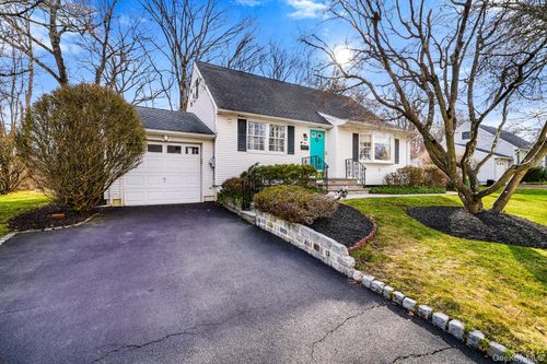 54 Douglas Ct, Pearl River, NY, 10965-1904 | Card Image