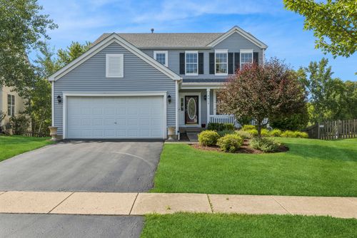 2312 W Cascade Cir, Round Lake Beach, IL, 60073-8133 | Card Image