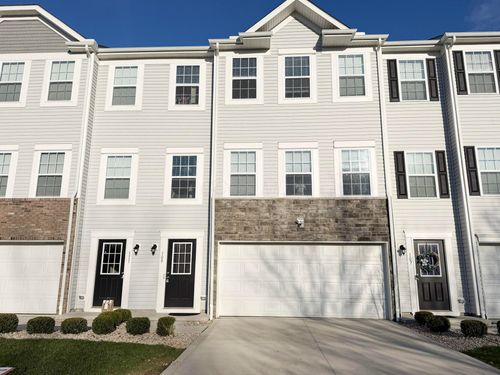 109 Coyote Willow Dr, Etna, OH, 43068-6107 | Card Image