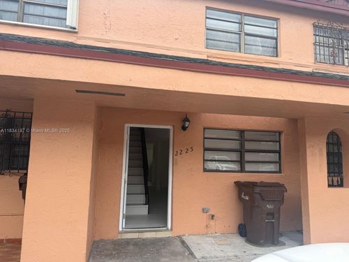2225-2225 W 53rd Pl, Hialeah, FL, 33016-7026 | Card Image