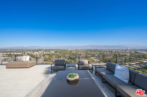 11725 Laurelwood Dr, Studio City, CA, 91604-3822 | Card Image