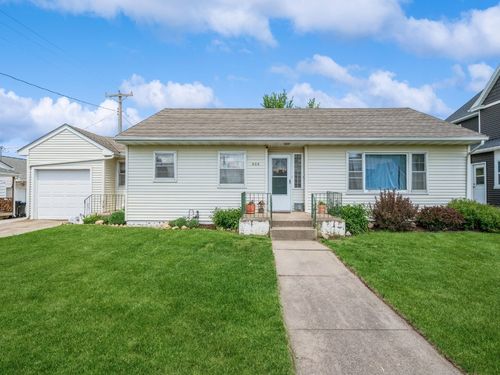 404 3rd St, Keystone, IA, 52249-9516 | Card Image