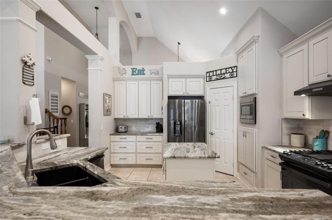 29518 Timber Trail St, House other with 5 bedrooms, 4 bathrooms and 2 parking in Spring TX | Image 21