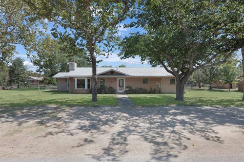 661 W South St, Bertram, TX, 78605-4522 | Card Image