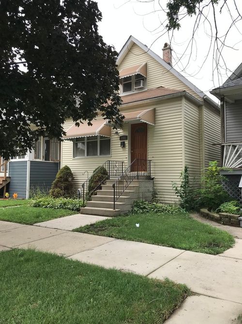 3016 Wesley Ave, Berwyn, IL, 60402-3135 | Card Image
