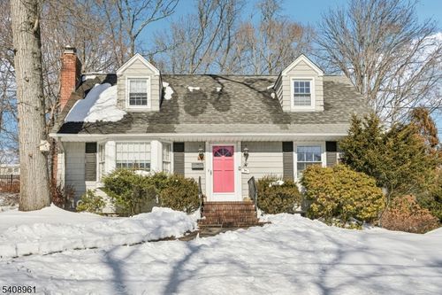 27 Archung Rd, Wayne, NJ, 07470-5804 | Card Image