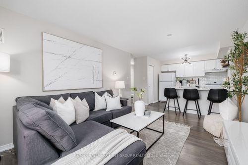 309-136 Aspen Springs Dr, Clarington, ON, L1C0H2 | Card Image
