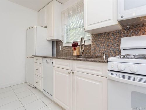 fl-1st-67-51 223rd Pl, Oakland Gardens, NY, 11364-2639 | Card Image