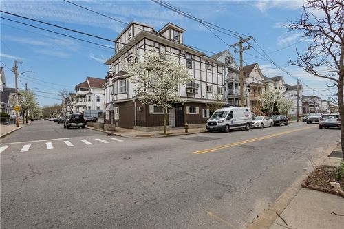 129 Academy Ave, Providence, RI, 02908-4558 | Card Image