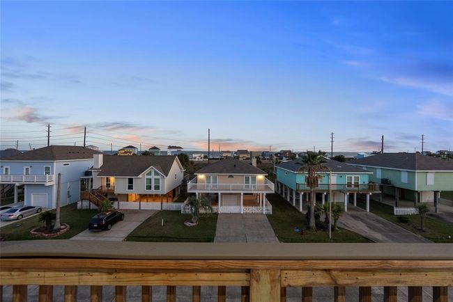 22318 Vista Del Mar, House other with 4 bedrooms, 3 bathrooms and 5 parking in Galveston TX | Image 31