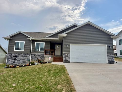 425 Galileo Dr, Riverside, IA, 52327-2101 | Card Image