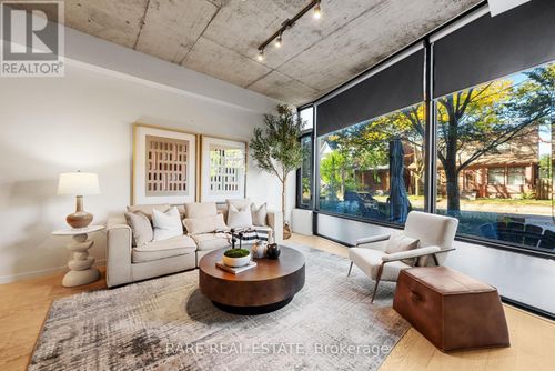 377 Sorauren Ave, Toronto, ON, M6R2G5 | Card Image