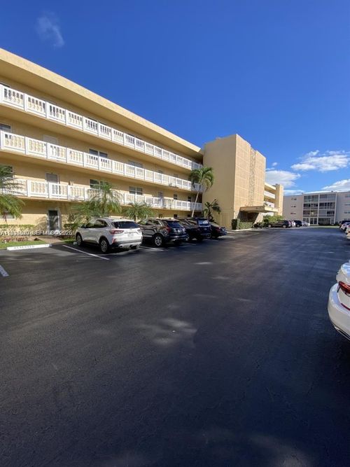 apt-102-1025 Se 3rd Ave, Dania Beach, FL, 33004-5212 | Card Image