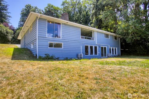 11826 Manzanita Ln Ne, Bainbridge Island, WA, 98110-1235 | Card Image