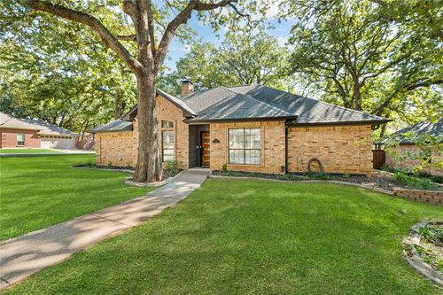 2137 Steeplewood Dr, Grapevine, TX, 76051-3076 | Card Image