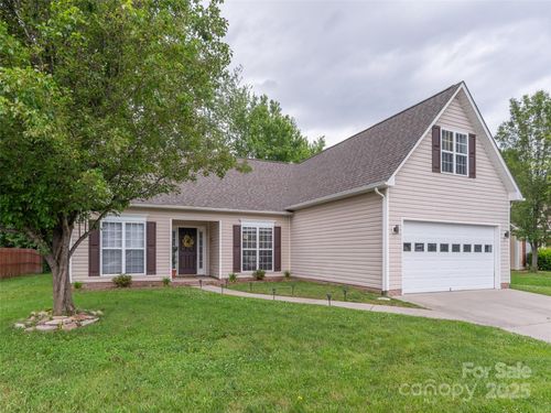 379 Running Briar Rd, Fletcher, NC, 28732-6533 | Card Image
