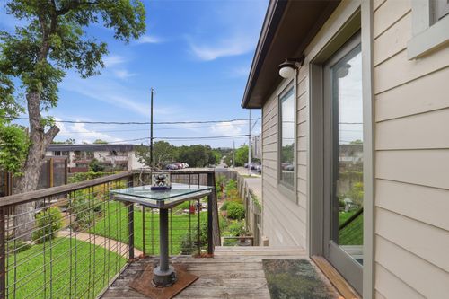 b-101 W 33rd St, Austin, TX, 78705-2313 | Card Image