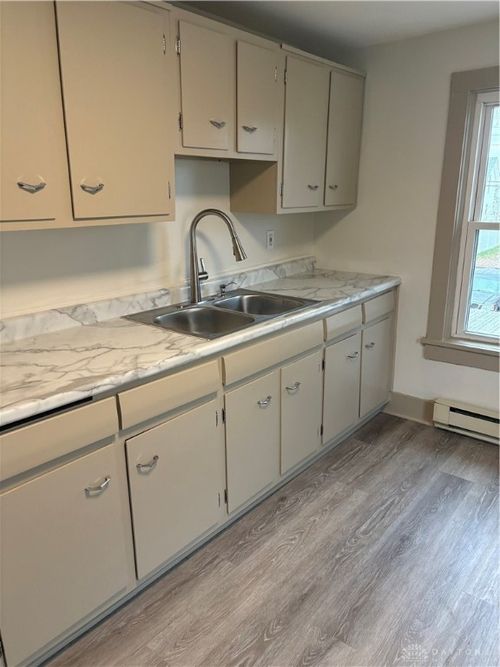 204 E High St, London, OH, 43140 | Card Image