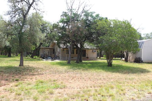1306 Mountain View Pl, Pipe Creek, TX, 78063-5927 | Card Image