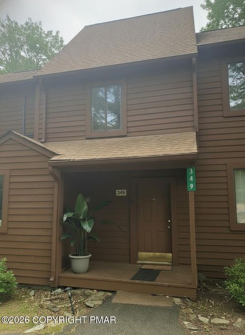 349 Crewe Ct, Bushkill, PA, 18324-7913 | Card Image