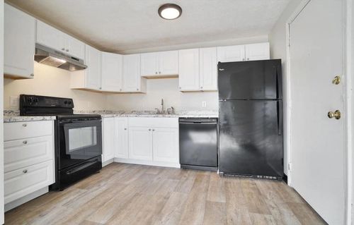 3d-35 Log St, Manchester, NH, 03102-4870 | Card Image