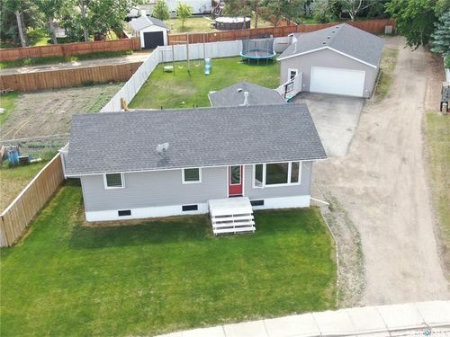 416 6th Ave E, Biggar, SK, S0K0M0 | Card Image