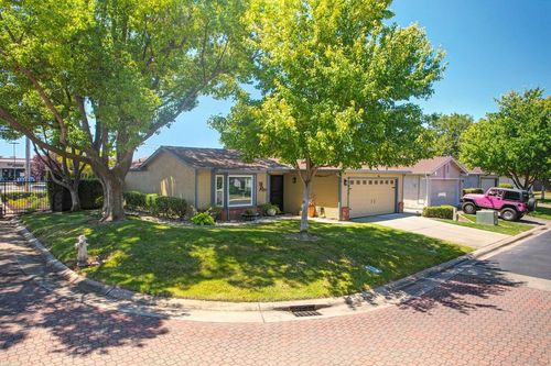 7422 Sun Point Lane, Sacramento, CA, 95828 | Card Image