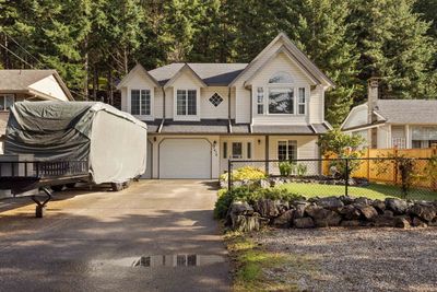 21474 Richmond Dr, House other with 3 bedrooms, 2 bathrooms and 2 parking in Hope BC | Image 1