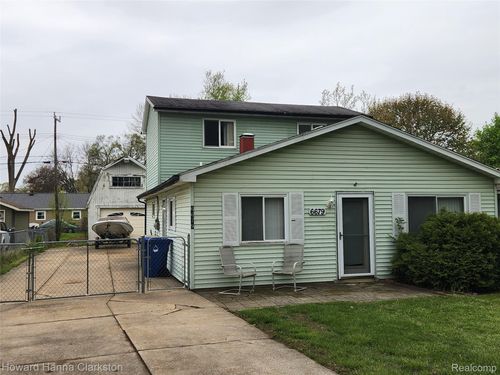 6679 Saline Drive, Waterford Charter Township, MI, 48329 | Card Image