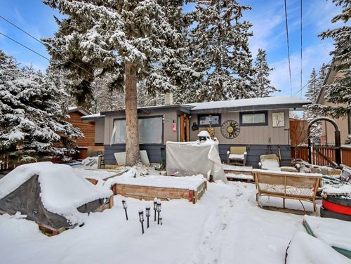 813 13 St, Canmore, AB, T1W1W5 | Card Image