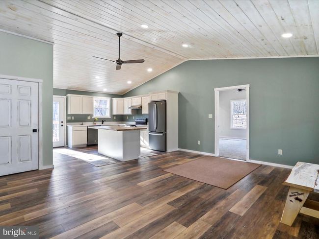 598 Honey Locust Ln, House other with 3 bedrooms, 2 bathrooms and null parking in GREAT CACAPON WV | Image 12