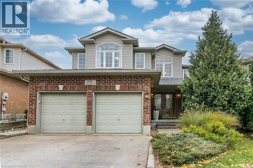 159 Country Clair St, Kitchener, ON, N2A4J7 | Card Image