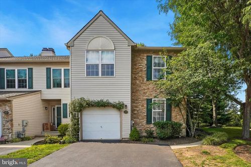 31 Bristol Ct, Norristown, PA, 19403-1070 | Card Image