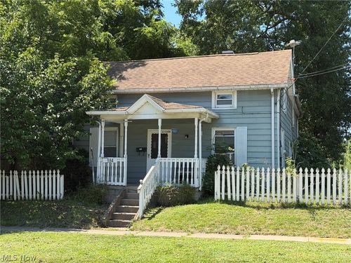 584 N Grant St, Wooster, OH, 44691-3462 | Card Image