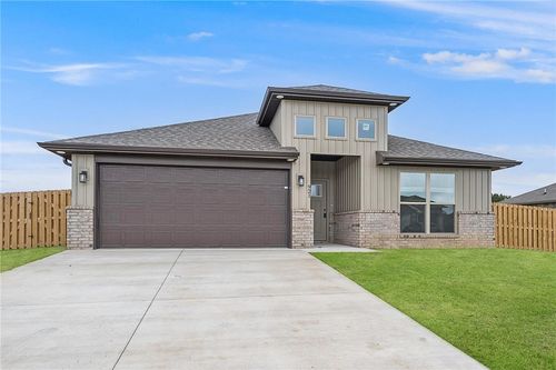 921 S Canvasback Dr, Siloam Springs, AR, 72761-4087 | Card Image