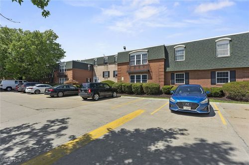 unit-201-4777 Columbia Rd, North Olmsted, OH, 44070-3601 | Card Image