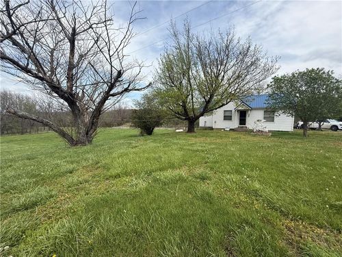 13371 Ks Highway 7, Mound City, KS, 66056-5352 | Card Image