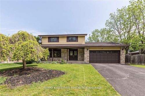 14 Renfrew Pl, Guelph, ON, N1G2Z5 | Card Image