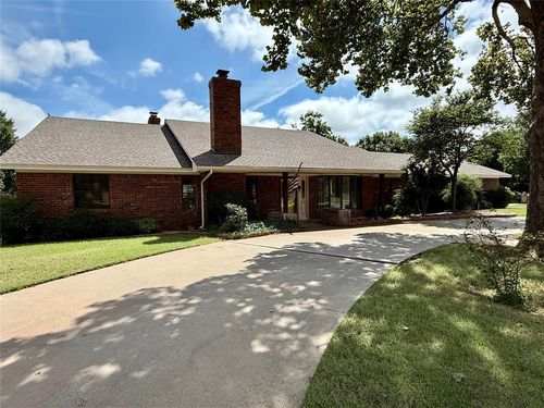 321 Red Frk, Clinton, OK, 73601-3645 | Card Image