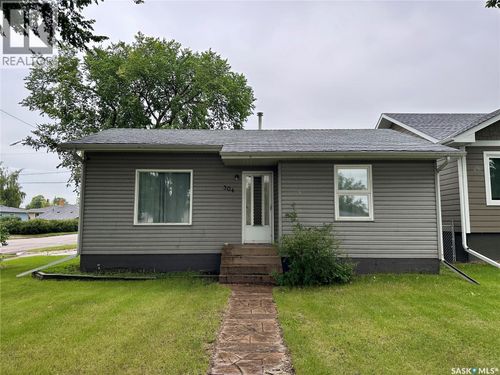 304 5th Ave E, Canora, SK, S0A0L1 | Card Image