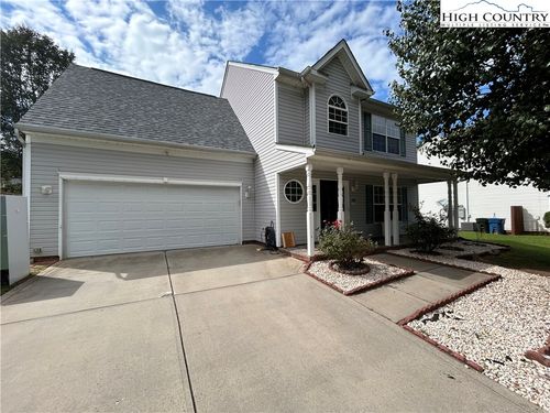 1946 9th Street Pl Se, Hickory, NC, 28602-8497 | Card Image