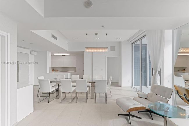 APT-2004 - 50 S Pointe Dr, Condo with 2 bedrooms, 3 bathrooms and null parking in Miami Beach FL | Image 14