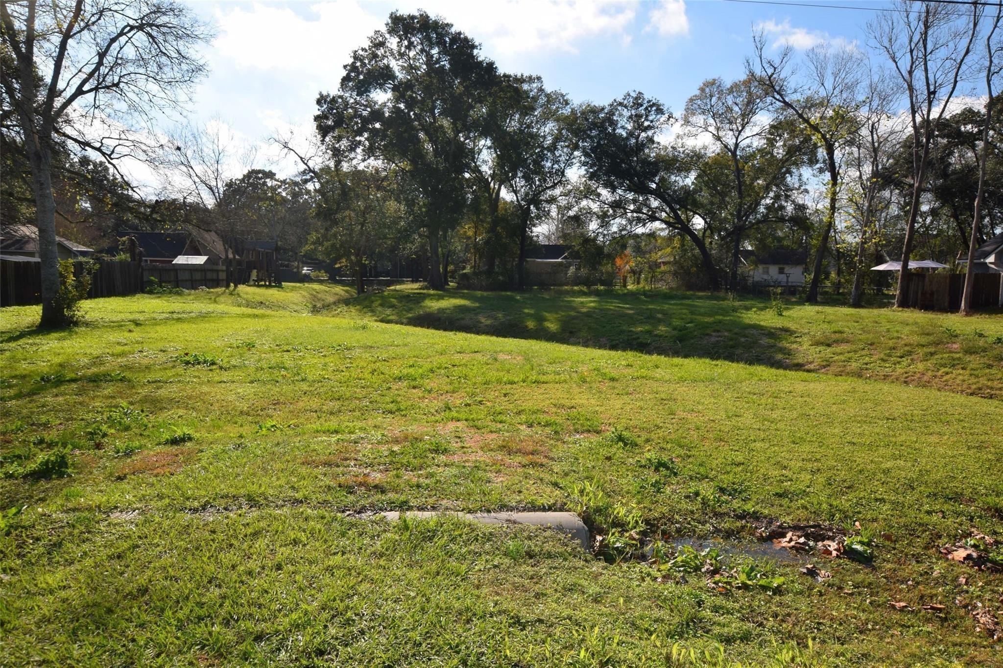 Land in League City