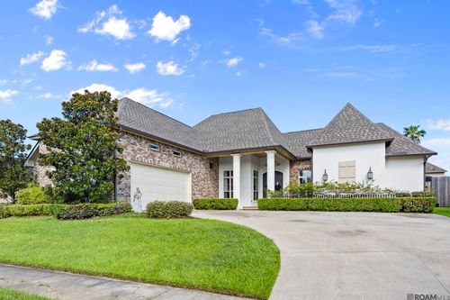 9050 Spring Grove Dr, Baton Rouge, LA, 70809-5250 | Card Image
