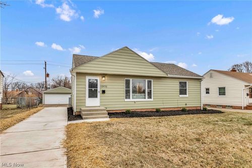 10970 Aaron Dr, Parma, OH, 44130-1360 | Card Image