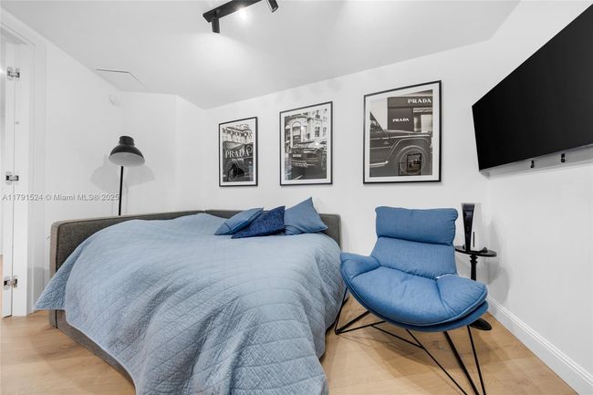 APT-707 - 16001 Collins Ave, Condo with 3 bedrooms, 3 bathrooms and null parking in Sunny Isles Beach FL | Image 17