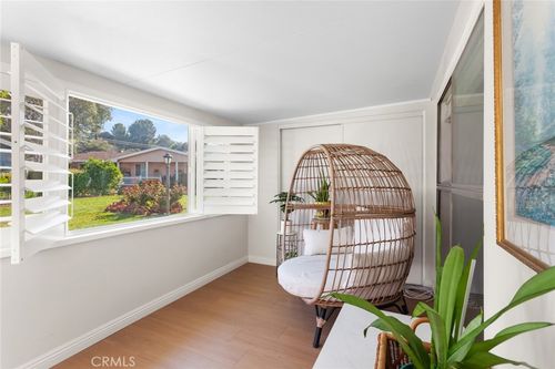 19204 Avenue Of The Oaks, Newhall, CA, 91321-4900 | Card Image
